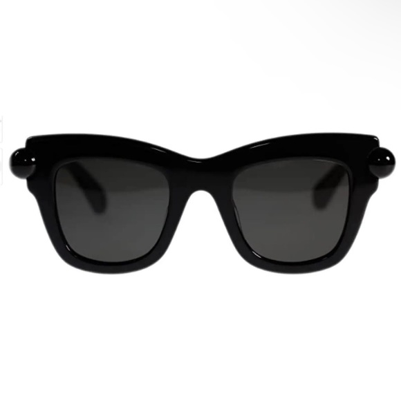 $750 Christopher Kane Cat Eye Sunglasses Black Grey Lens Sleek Polished Bold - Picture 4 of 15